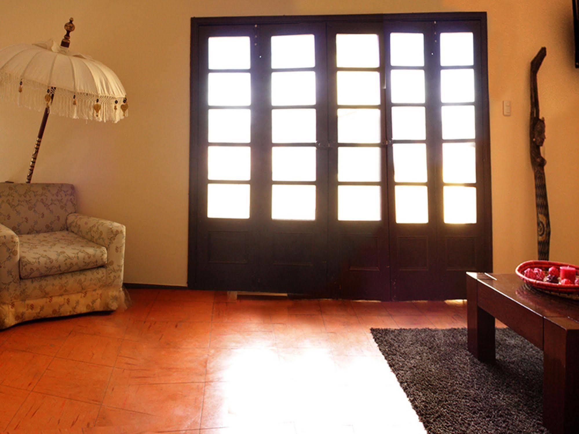 Hostal Lirium Pachacutec Luaran gambar